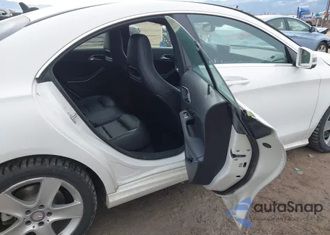 2015 Mercedes-Benz Cla 250 4Matic z USA, uszkodzony, nr VIN WDDSJ4GB9FN186482